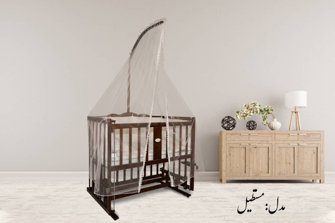 تخت کنار مادر
